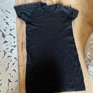 Black lululemon tight top